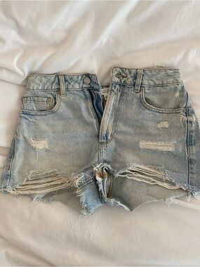 Dynamite light wash jean shorts